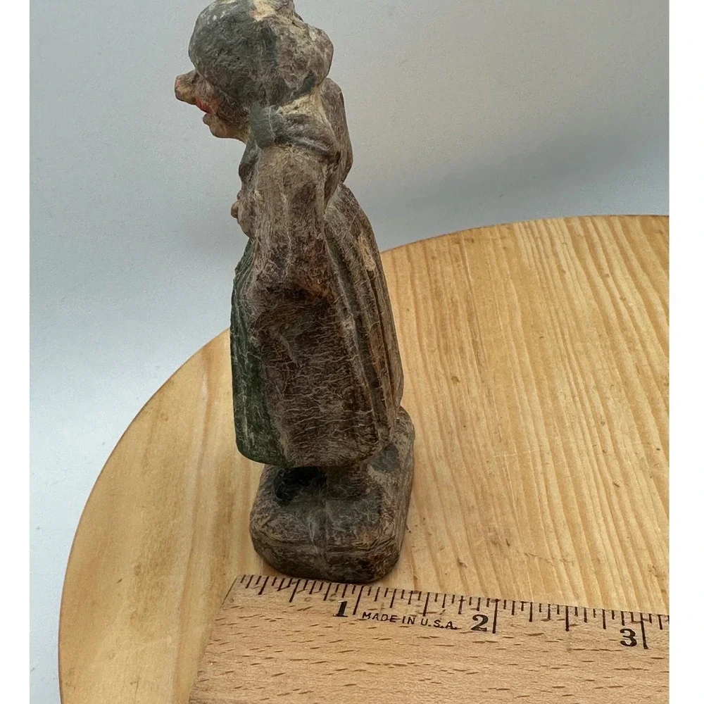 Vintage 1940s Syroco Peasant Woman Figurine - Primitive Folk Art Style